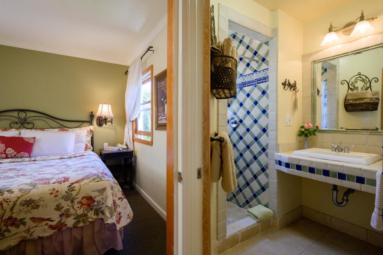 Courtyard King Suite Dog Friendly