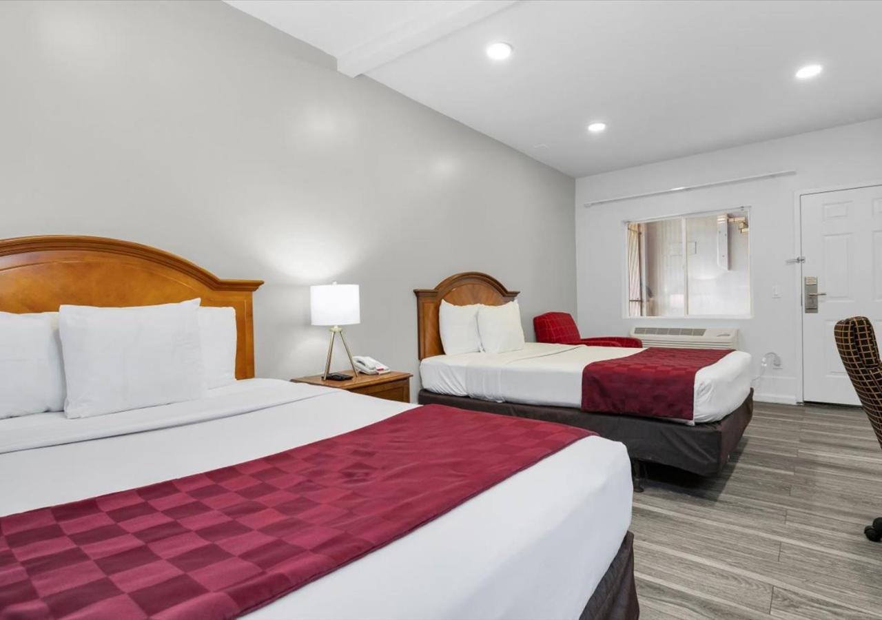 Luxury Triple Room - Non-Smoking