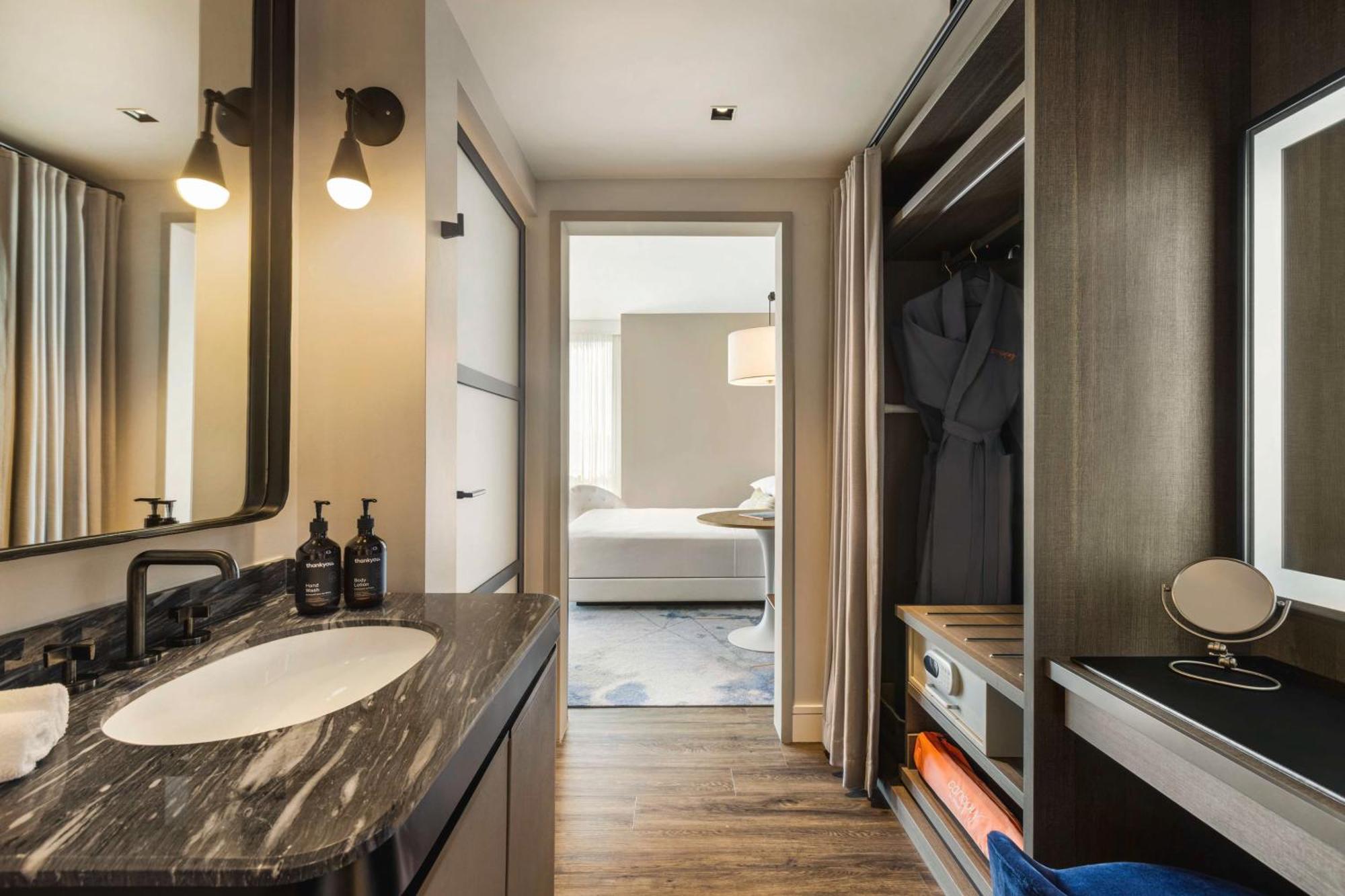 King Studio Suite City View