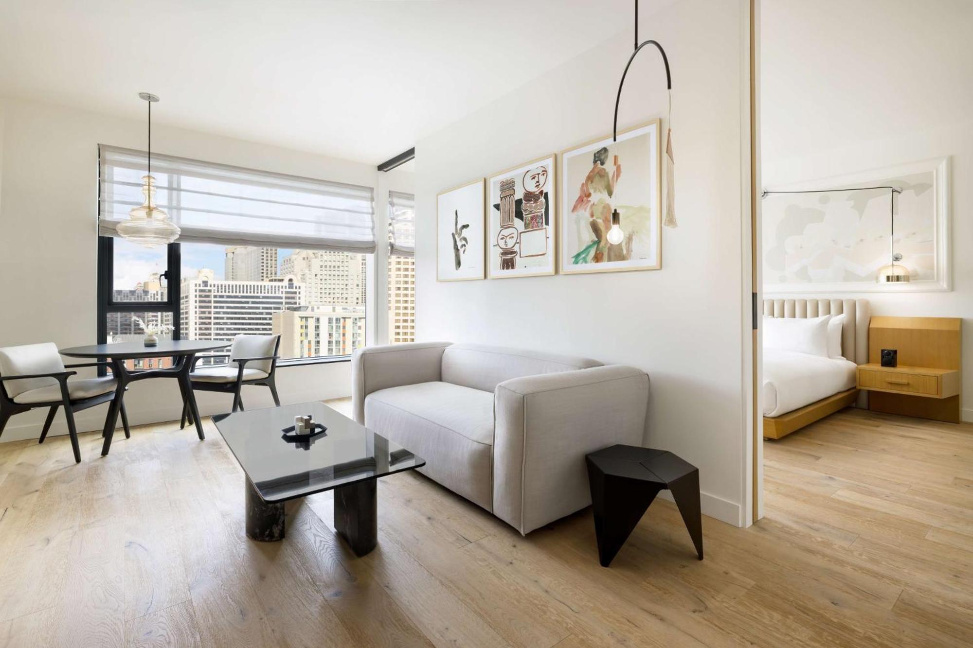 One-Bedroom Skyline King Suite