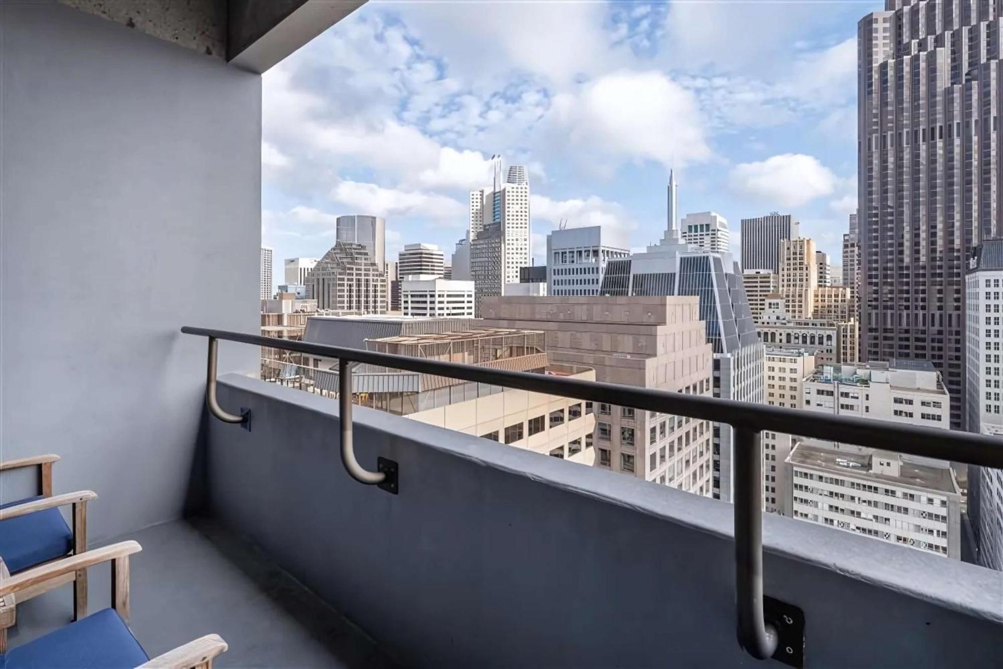 King Room Balcony,1673931073:JPEG
