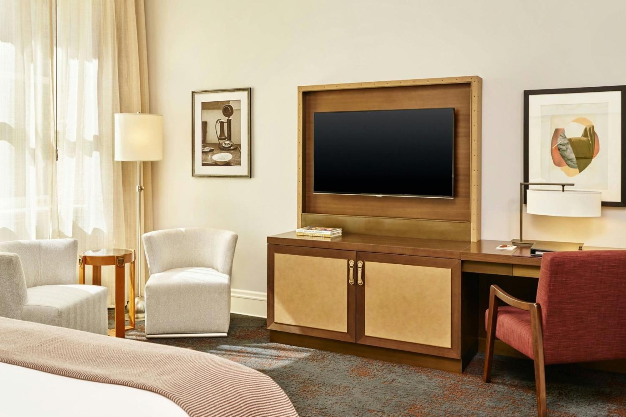 Deluxe Room Guest room 1 King,1697820267:JPEG