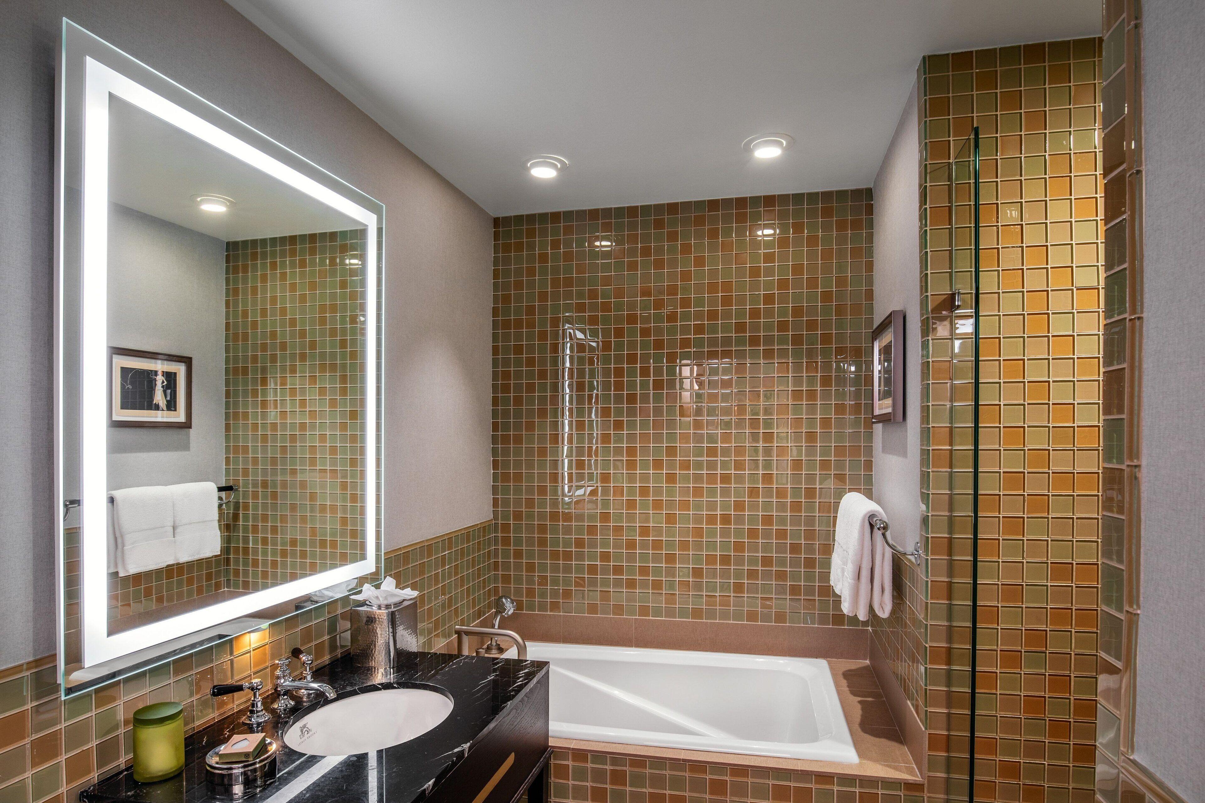 Stone Suite 1 Bedroom Suite 1 King Skyline view