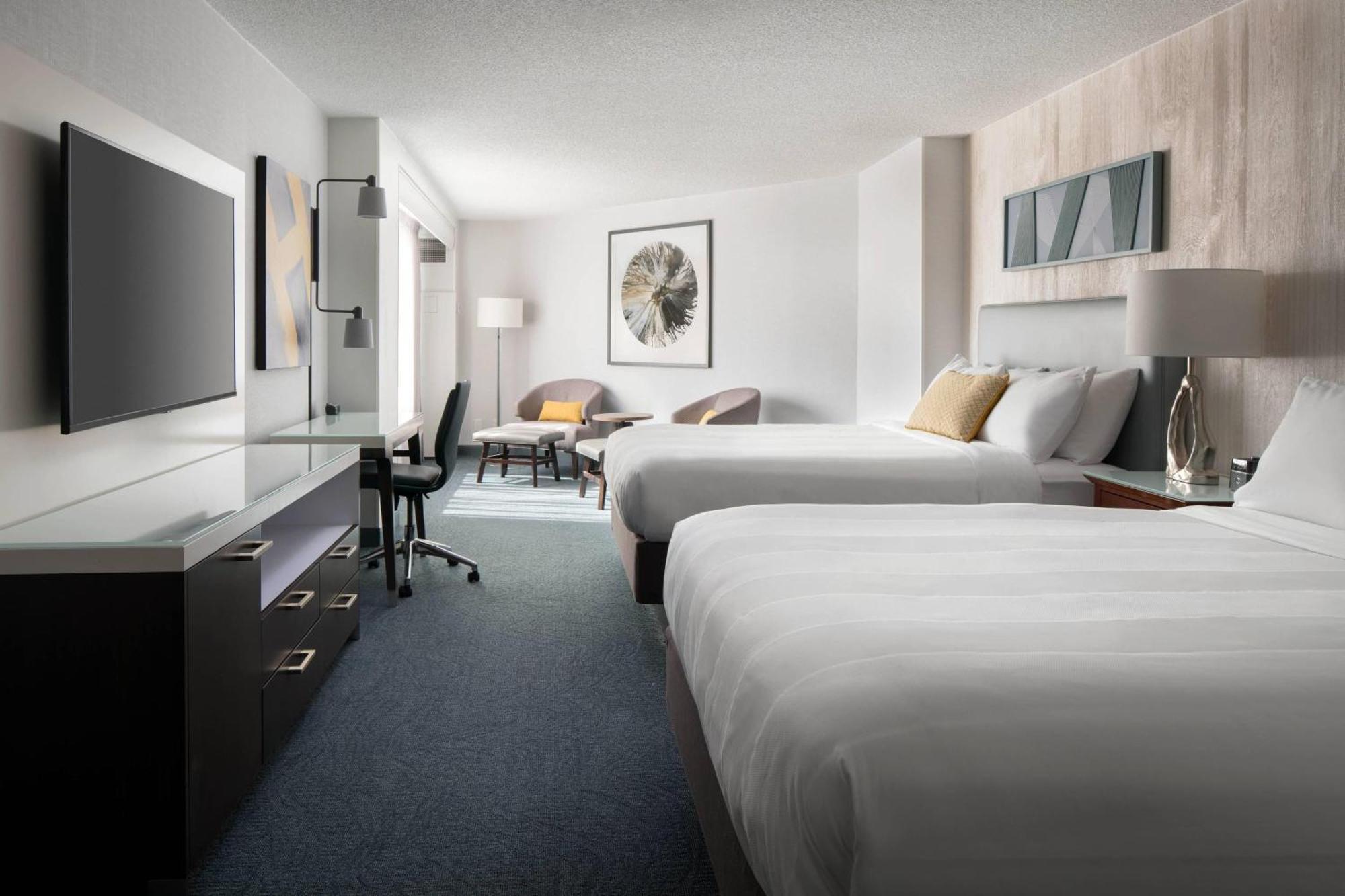 Queen Suite Two Queen Beds