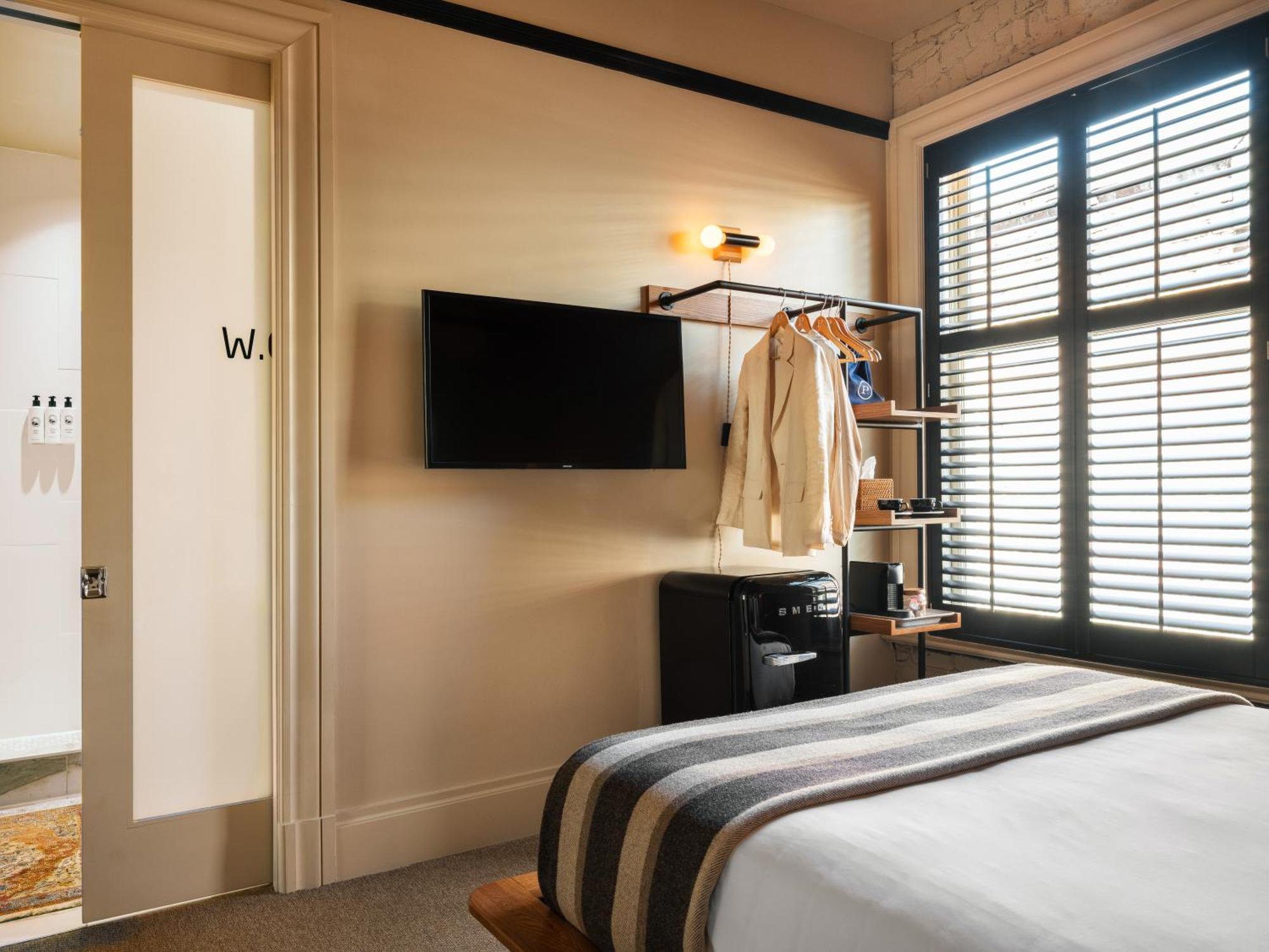 Queen Room
