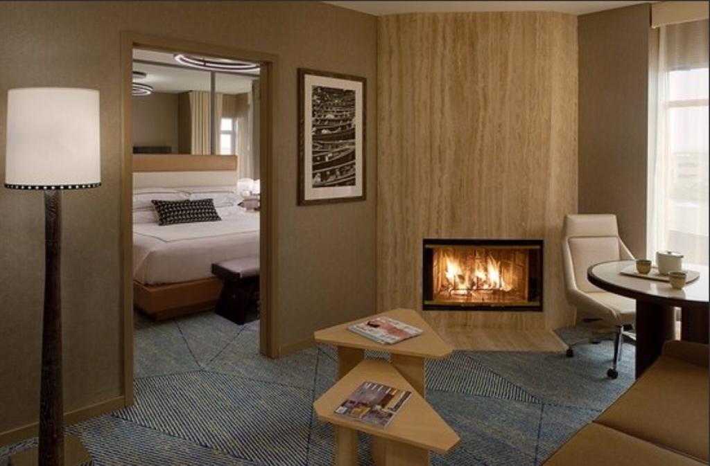 Signature Queen Suite